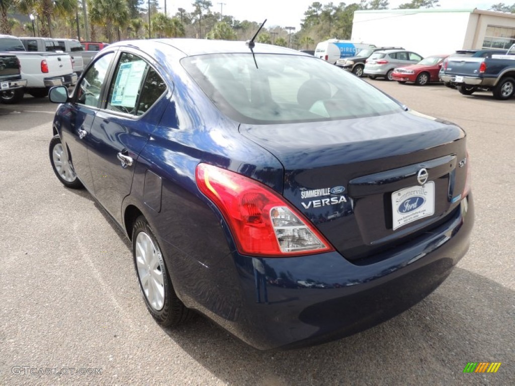 2012 Versa 1.6 SV Sedan - Metallic Blue / Charcoal photo #14