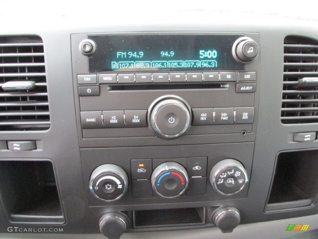 2014 Chevrolet Silverado 3500HD WT Crew Cab Dual Rear Wheel 4x4 Controls Photos