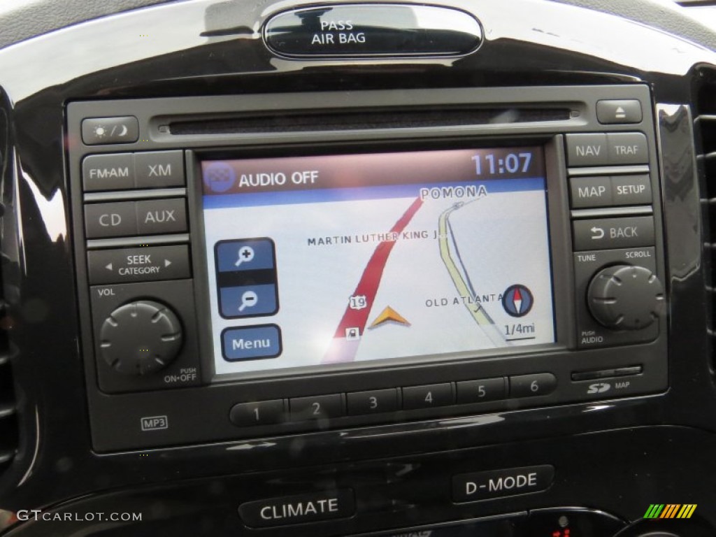 2014 Nissan Juke SV Navigation Photos
