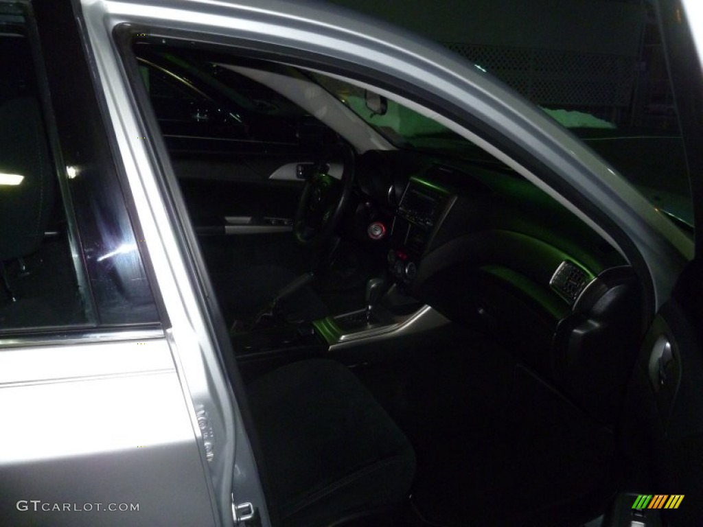2010 Impreza 2.5i Premium Sedan - Spark Silver Metallic / Carbon Black photo #6