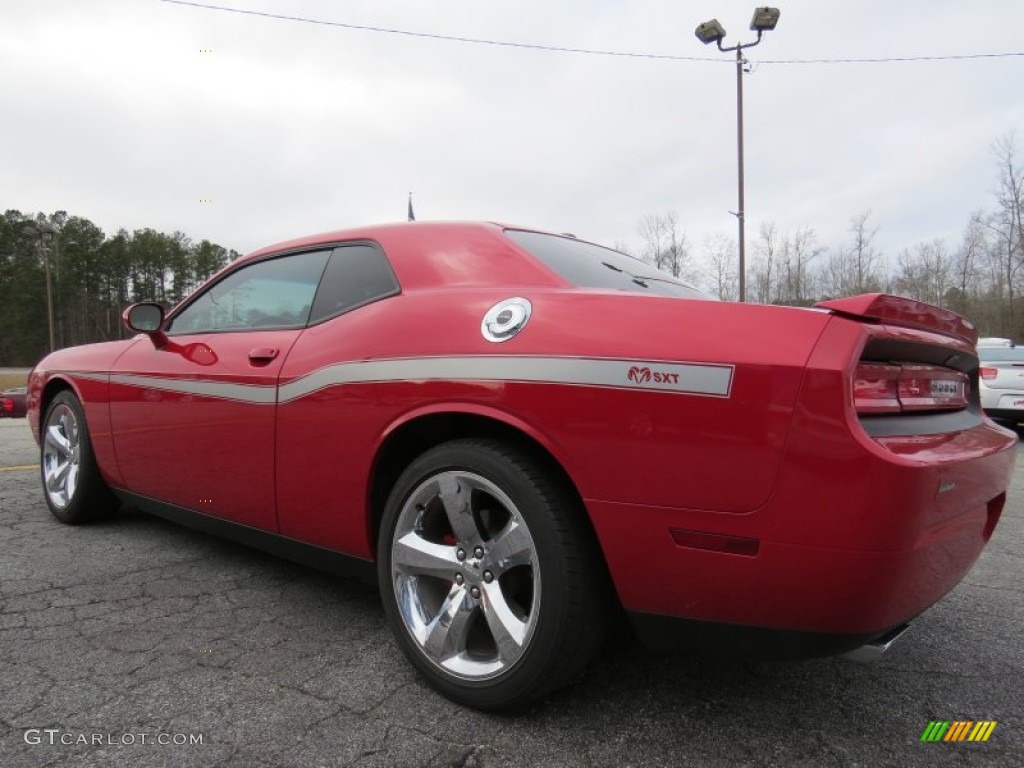 2012 Challenger SXT Plus - Redline 3 Coat Pearl / Dark Slate Gray photo #5