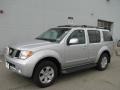 Silver Lightning Metallic - Pathfinder LE 4x4 Photo No. 1