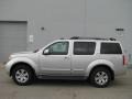 Silver Lightning Metallic - Pathfinder LE 4x4 Photo No. 2