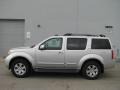 2005 Silver Lightning Metallic Nissan Pathfinder LE 4x4  photo #2