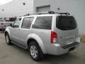 Silver Lightning Metallic - Pathfinder LE 4x4 Photo No. 3