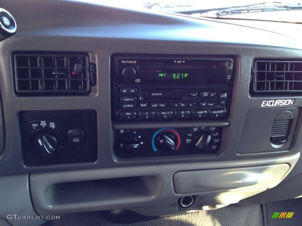 2000 Ford Excursion XLT 4x4 Controls Photo #89543116