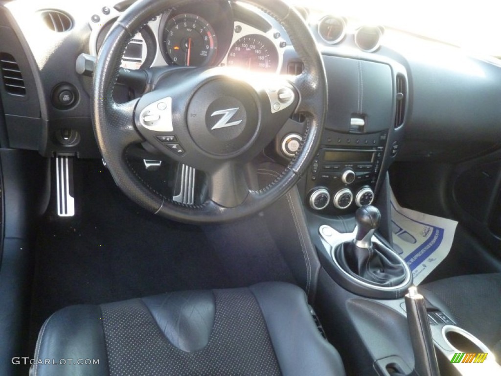2010 370Z Touring Coupe - Black Cherry / Black Cloth photo #11