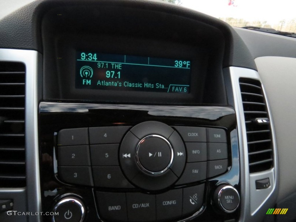 2014 Chevrolet Cruze LT Controls Photo #89547382
