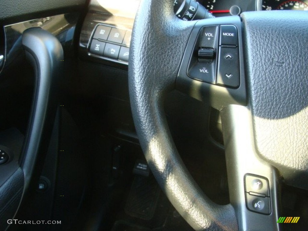2011 Sorento LX AWD - Bright Silver / Black photo #17