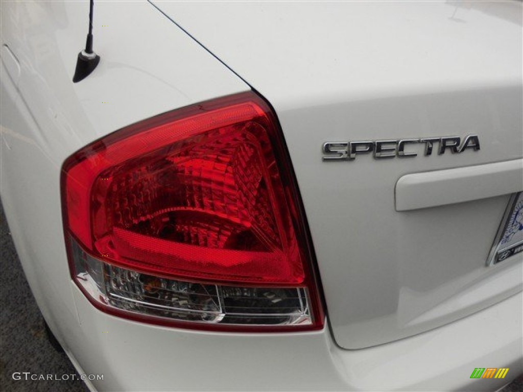 2008 Spectra LX Sedan - White / Gray photo #31