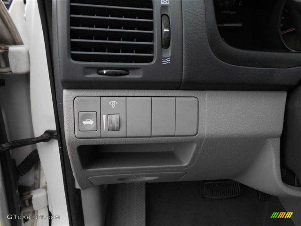 2008 Spectra LX Sedan - White / Gray photo #38