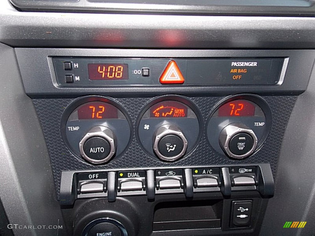 2013 Subaru BRZ Limited Controls Photo #89549494