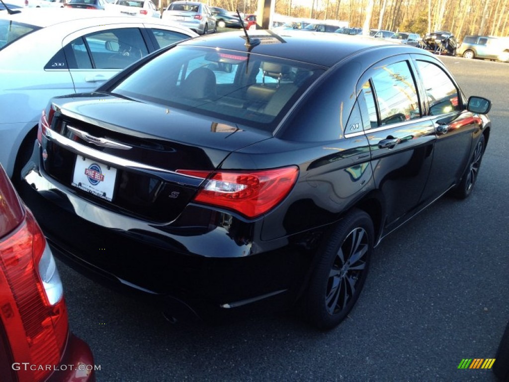 2014 200 Limited Sedan - Black Clear Coat / Black photo #4