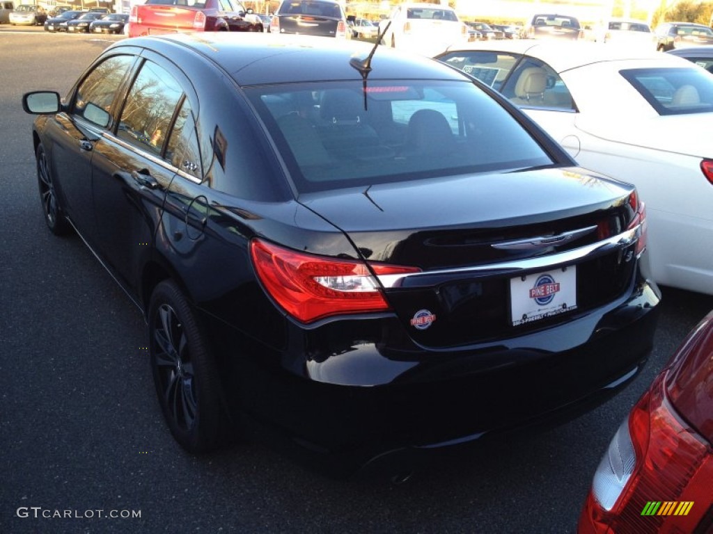 2014 200 Limited Sedan - Black Clear Coat / Black photo #3