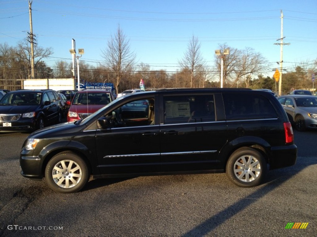 2014 Town & Country Touring - Brilliant Black Crystal Pearl / Dark Frost Beige/Medium Frost Beige photo #3