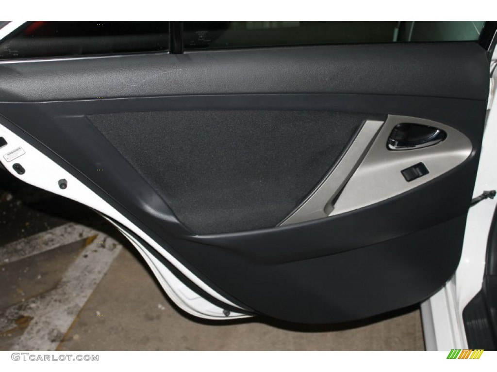 2009 Camry SE V6 - Super White / Charcoal photo #21
