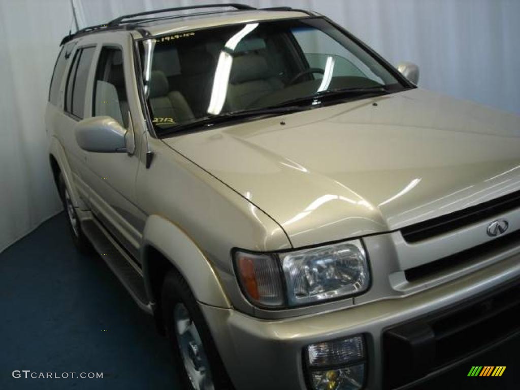 1999 QX4 4x4 - Tuscan Beige Metallic / Beige photo #7