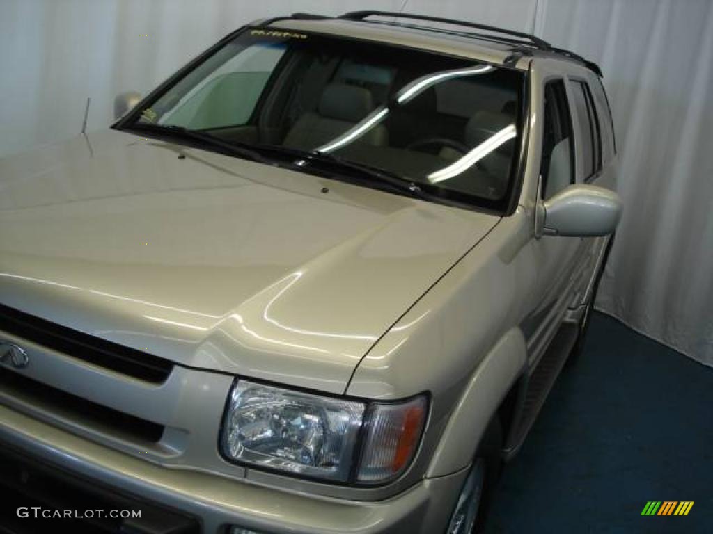1999 QX4 4x4 - Tuscan Beige Metallic / Beige photo #8