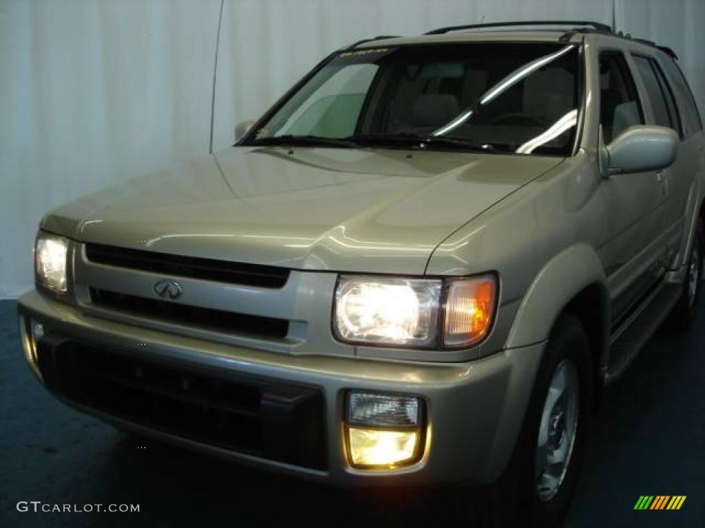 1999 QX4 4x4 - Tuscan Beige Metallic / Beige photo #26