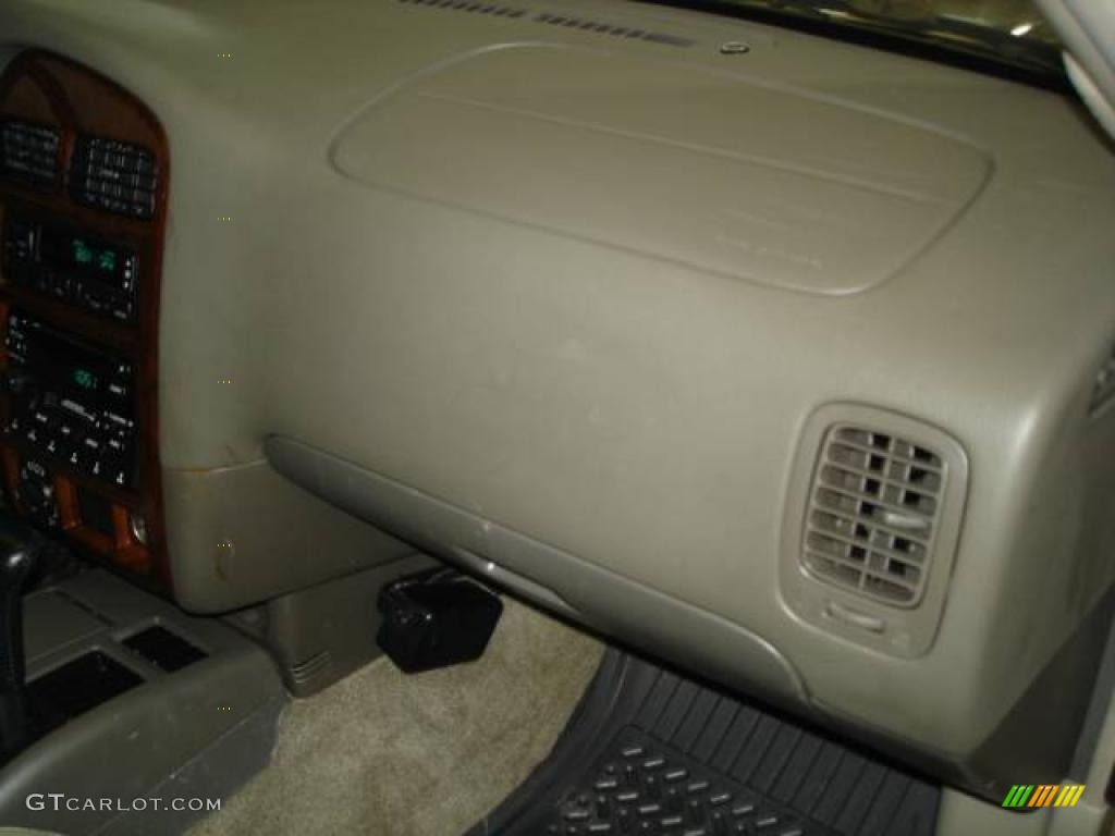 1999 QX4 4x4 - Tuscan Beige Metallic / Beige photo #27