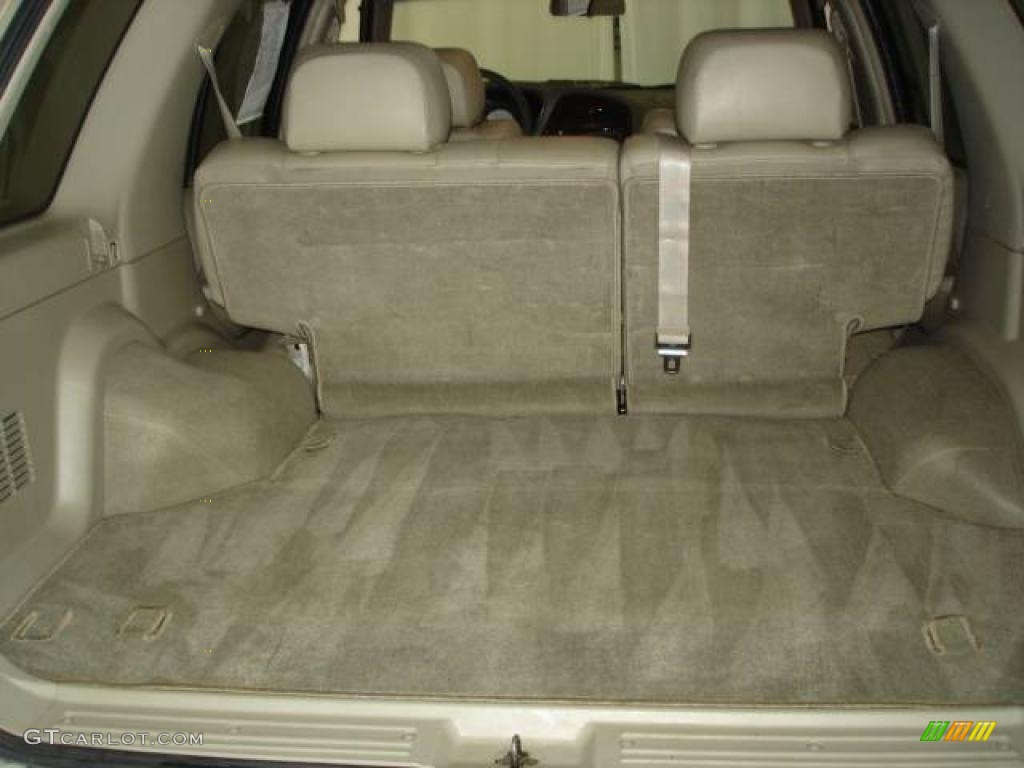 1999 QX4 4x4 - Tuscan Beige Metallic / Beige photo #39