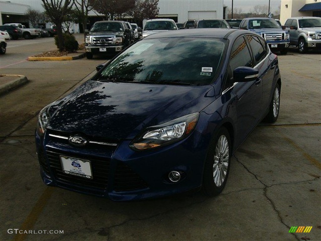 2012 Focus Titanium 5-Door - Kona Blue Metallic / Charcoal Black Leather photo #2