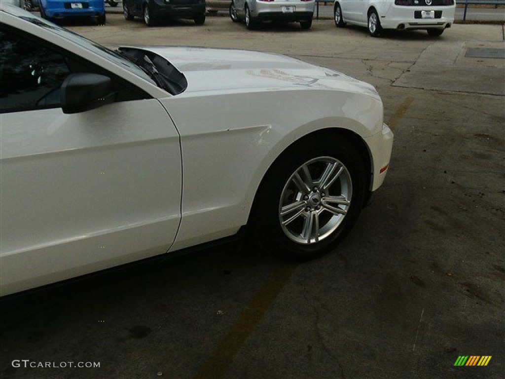 2011 Mustang V6 Convertible - Performance White / Stone photo #11