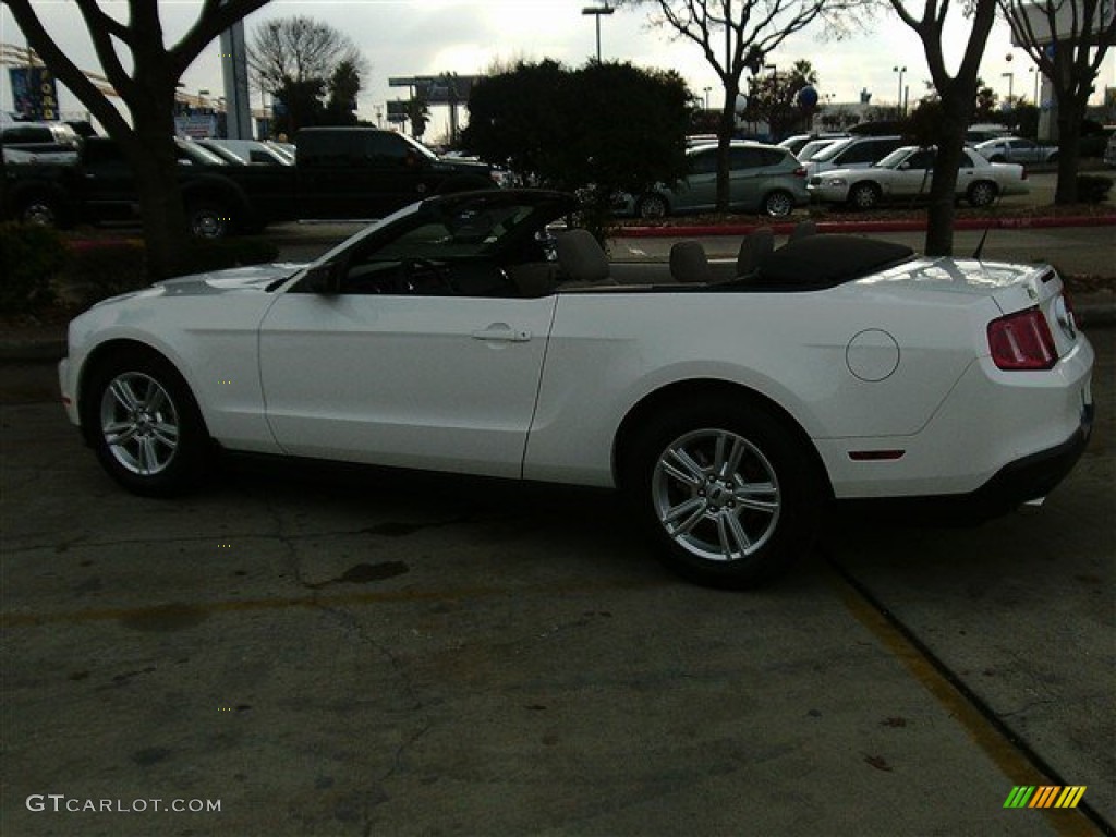 2011 Mustang V6 Convertible - Performance White / Stone photo #17