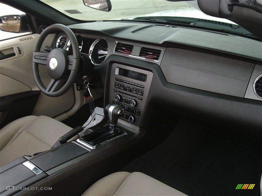 2011 Mustang V6 Convertible - Performance White / Stone photo #21