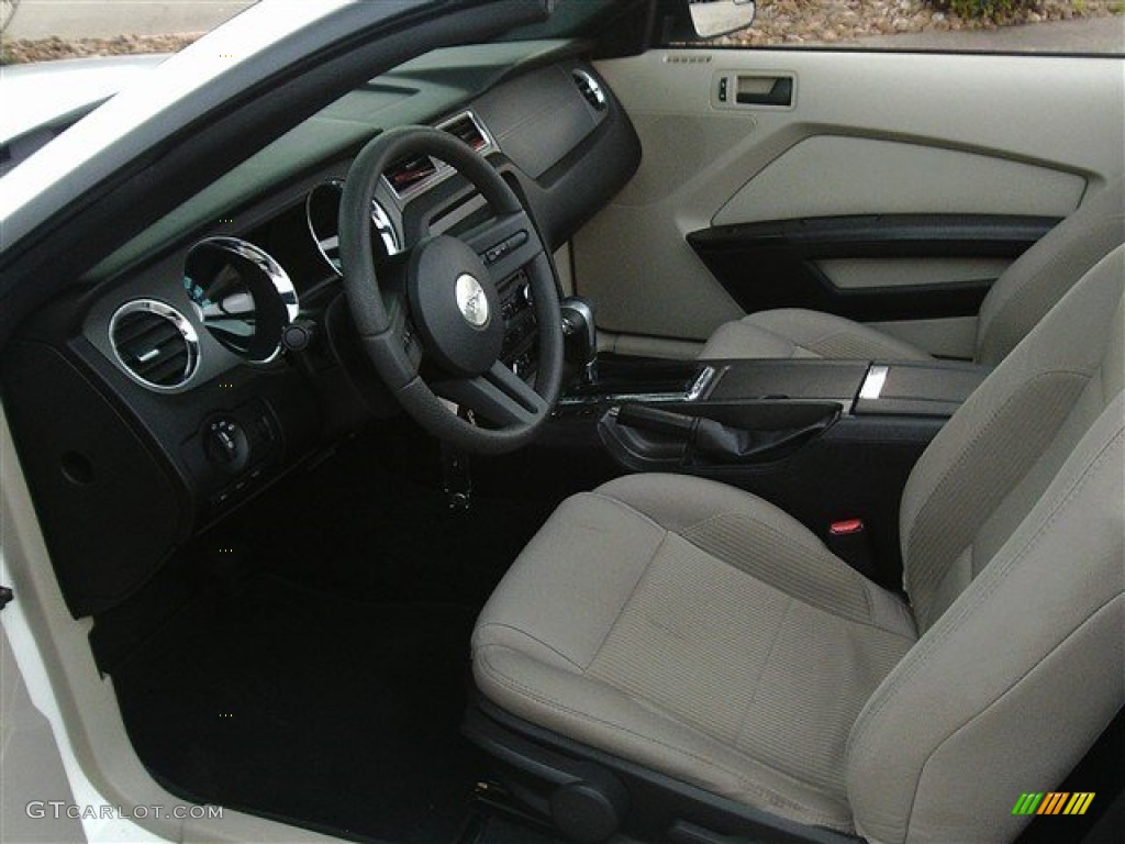 2011 Mustang V6 Convertible - Performance White / Stone photo #23