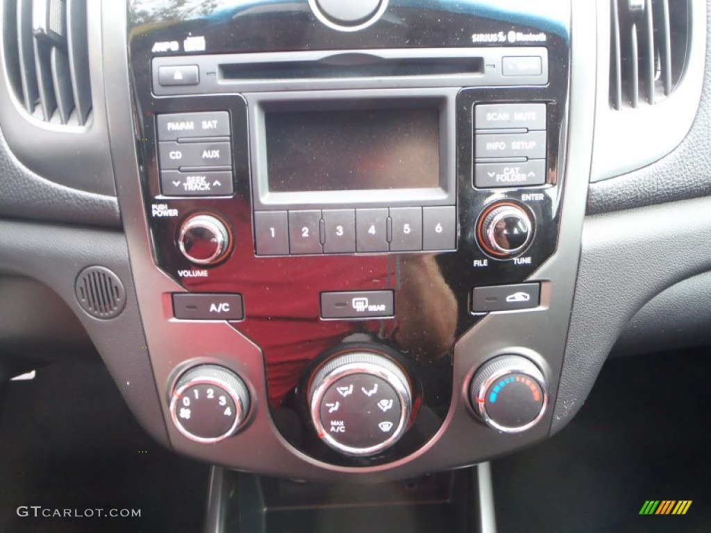 2013 Kia Forte Koup SX Controls Photo #89569757