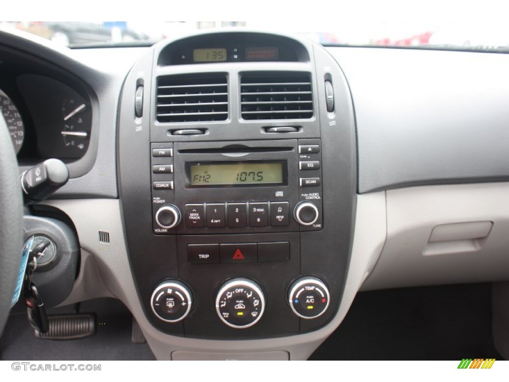 2007 Spectra EX Sedan - White / Gray photo #20