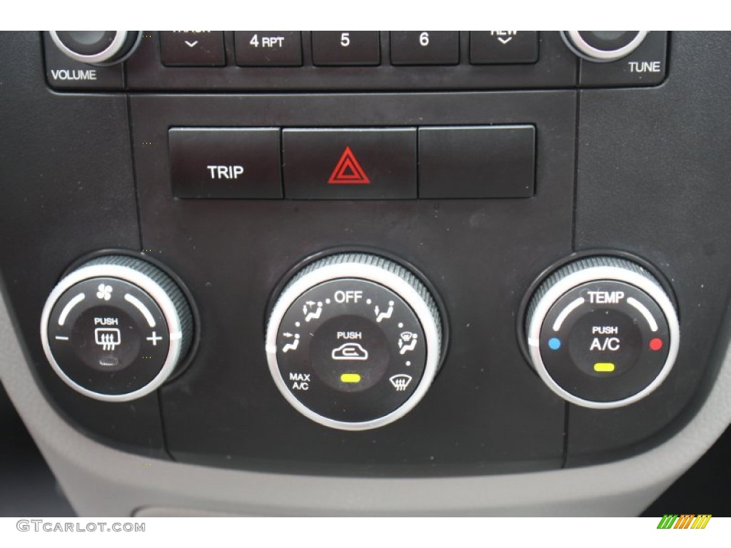 2007 Spectra EX Sedan - White / Gray photo #23
