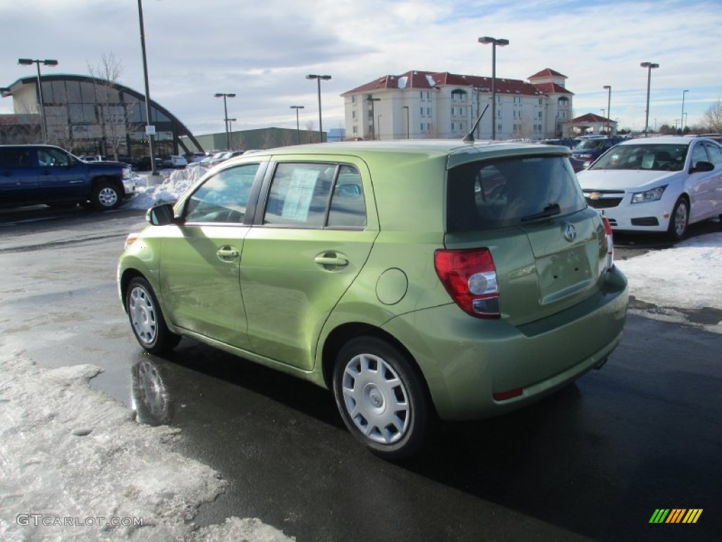 2009 xD  - Electric Wasabi / Charcoal Gray photo #3