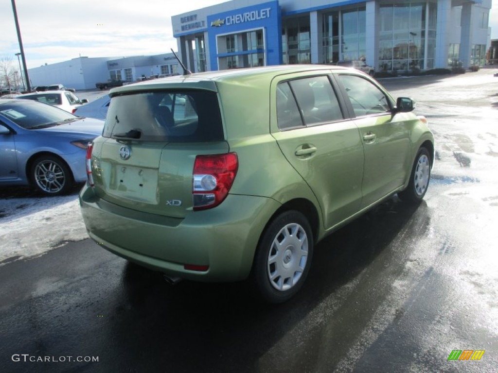 2009 xD  - Electric Wasabi / Charcoal Gray photo #4