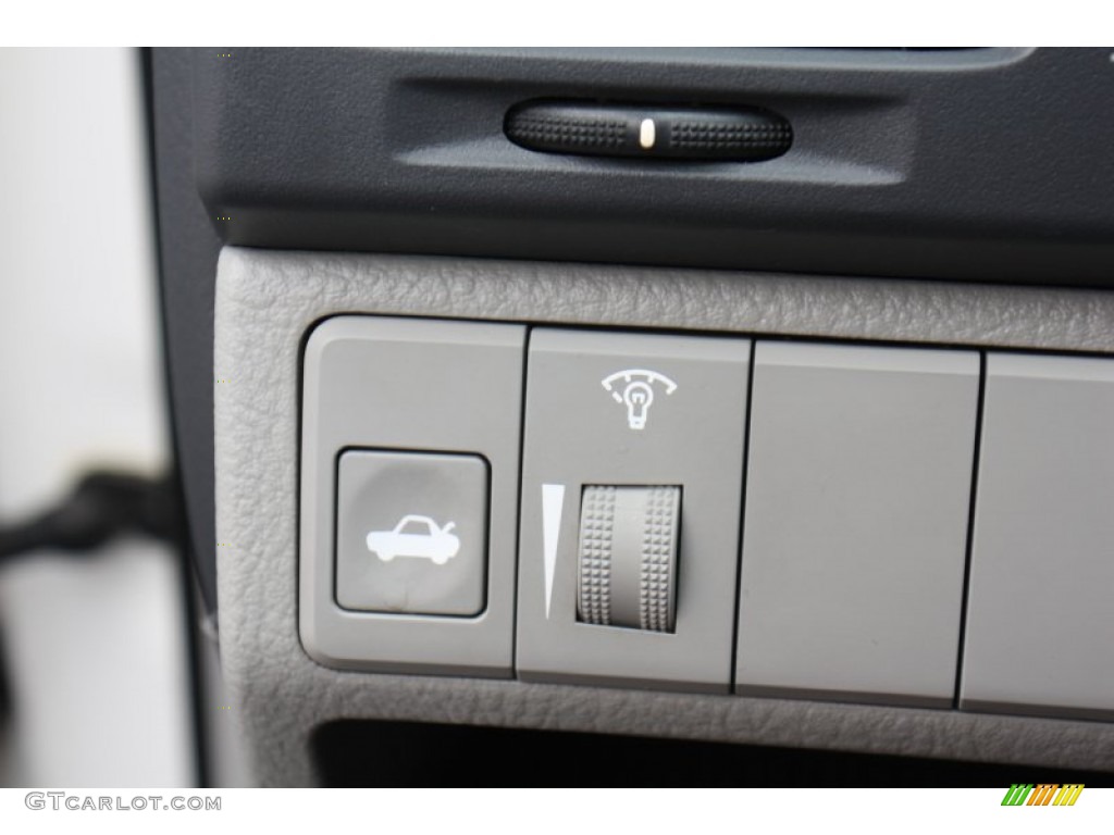 2007 Spectra EX Sedan - White / Gray photo #28