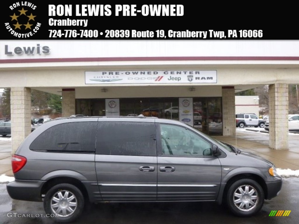 Graphite Gray Pearl Chrysler Town & Country