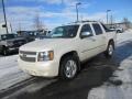 White Diamond Tricoat 2009 Chevrolet Avalanche LTZ Exterior