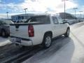 2009 White Diamond Tricoat Chevrolet Avalanche LTZ  photo #4