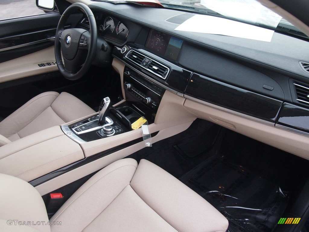 2011 BMW 7 Series 750Li Sedan Oyster/Black Dashboard Photo #89581179