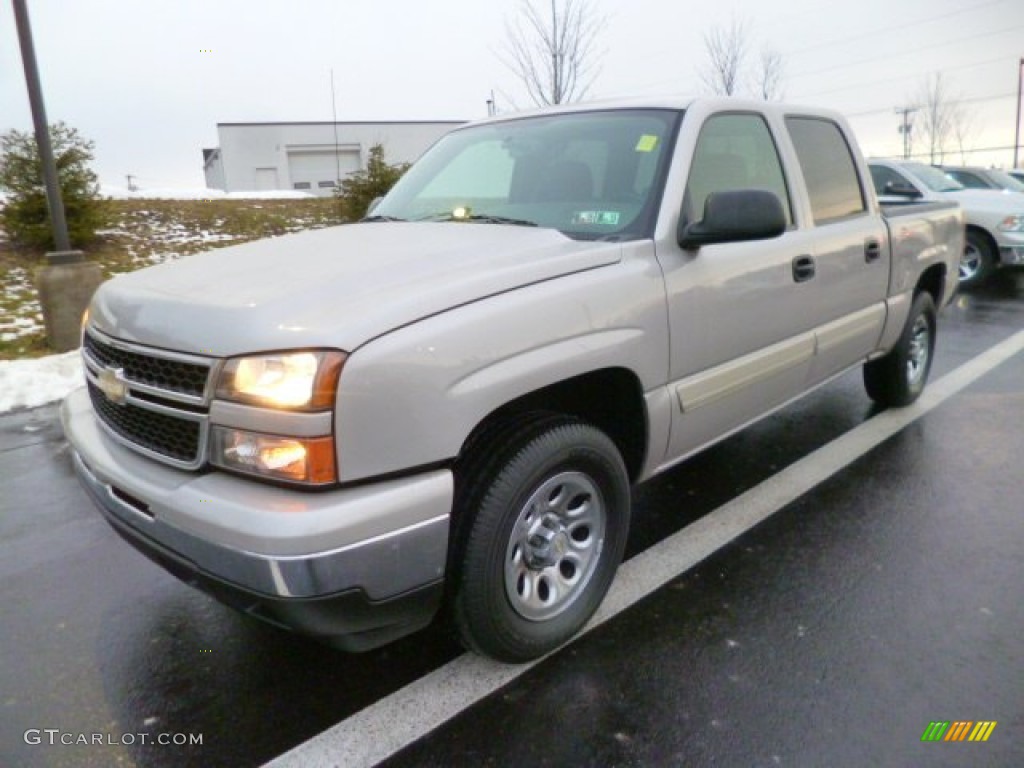 2006 Silverado 1500 LT Crew Cab 4x4 - Silver Birch Metallic / Dark Charcoal photo #3