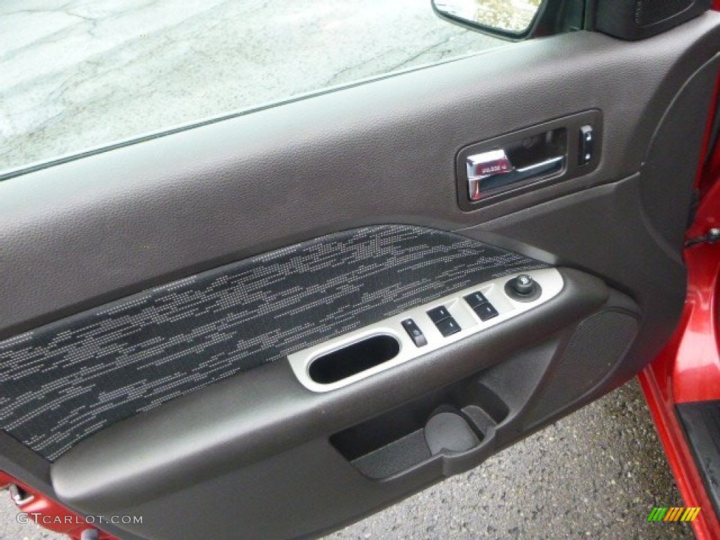 2011 Fusion SE V6 - Red Candy Metallic / Charcoal Black photo #11