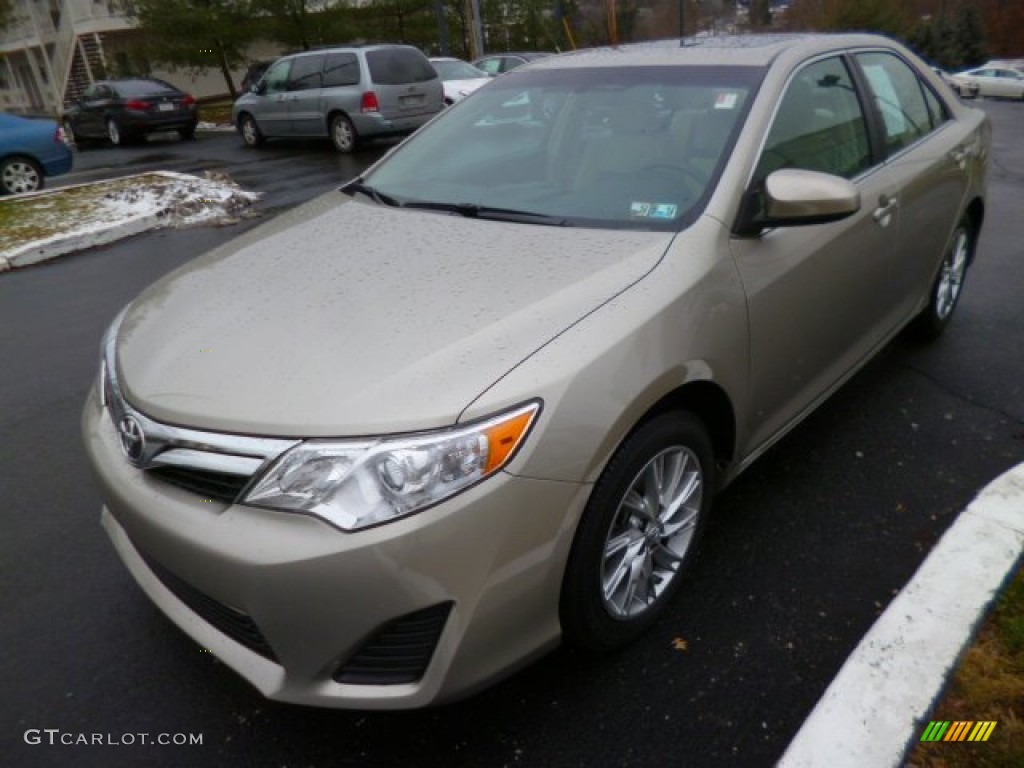 2013 Camry LE - Champagne Mica / Ivory photo #3