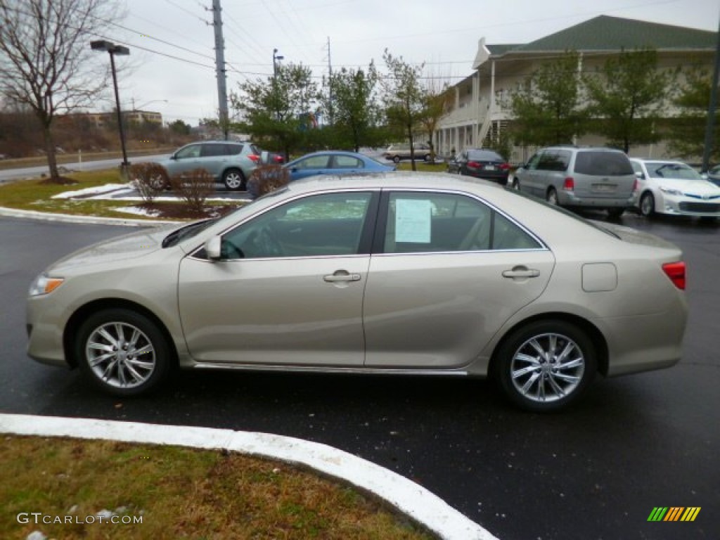 2013 Camry LE - Champagne Mica / Ivory photo #4