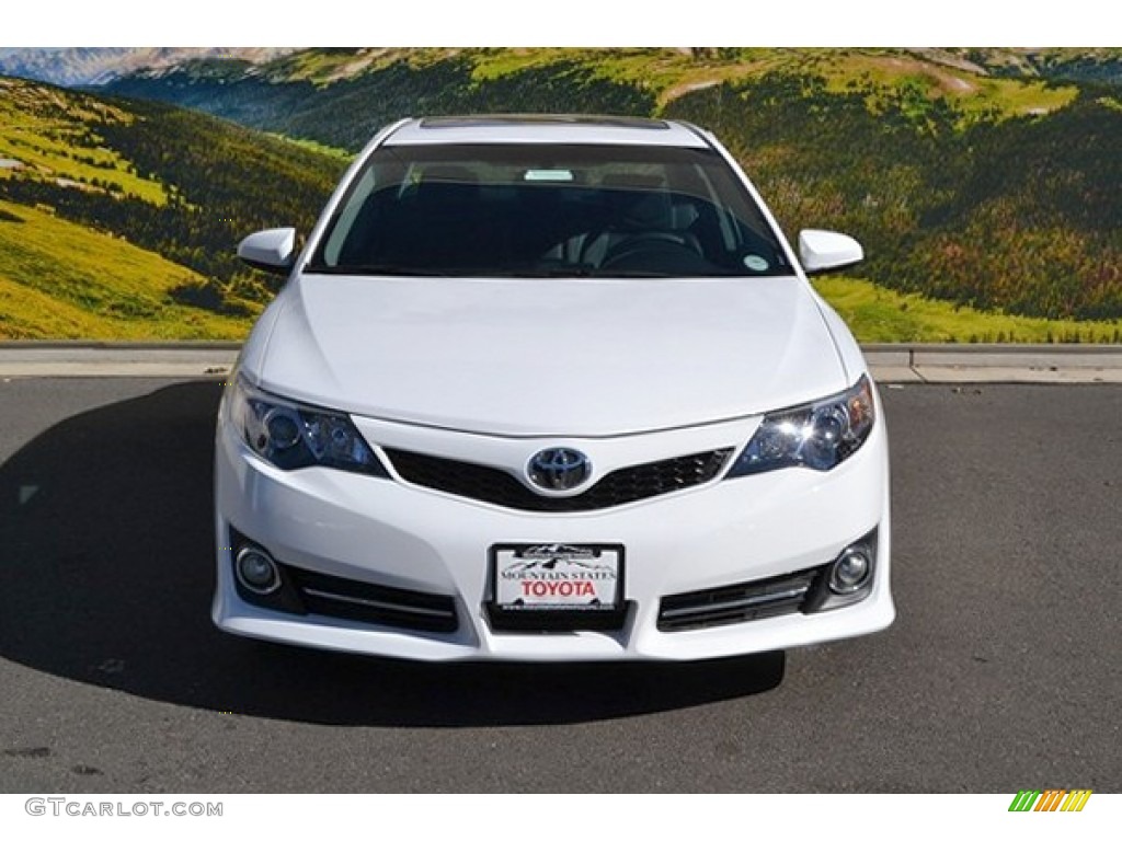 2014 Camry SE - Super White / Black photo #2