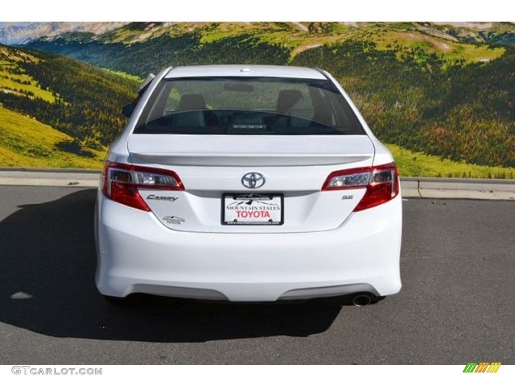 2014 Camry SE - Super White / Black photo #4