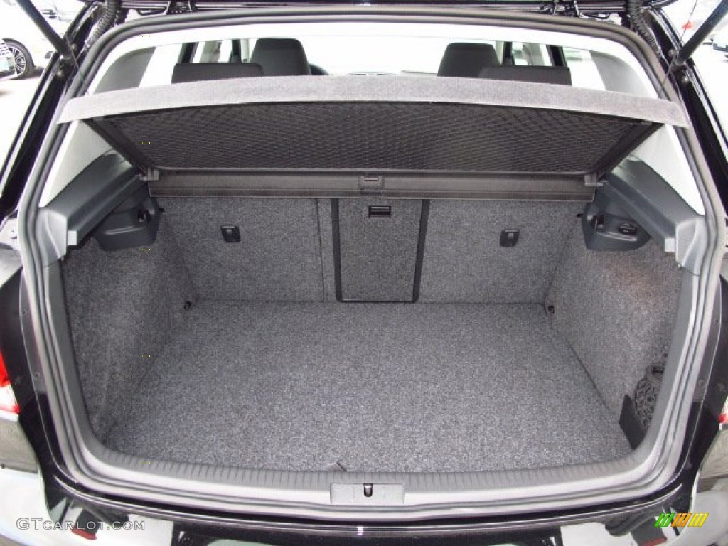 2014 Volkswagen Golf 2.5L 4 Door Trunk Photos