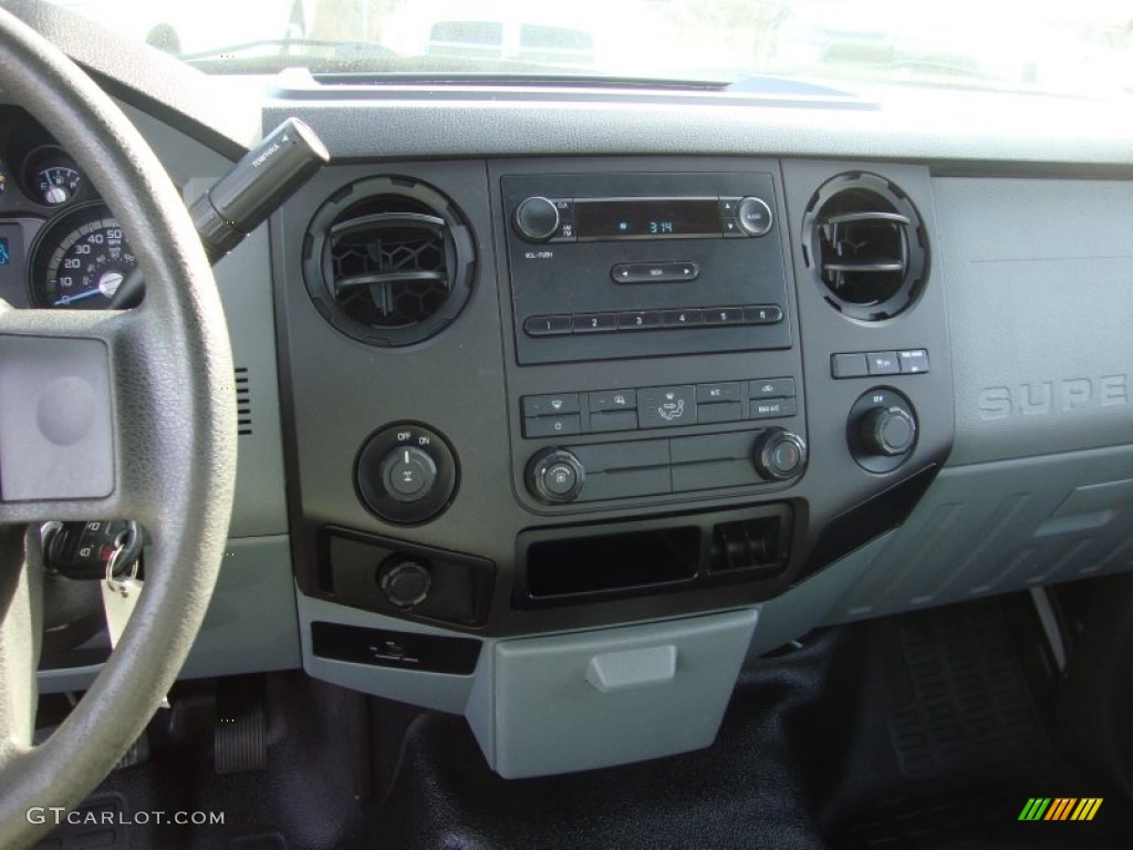 2011 Ford F250 Super Duty XL Regular Cab Controls Photos