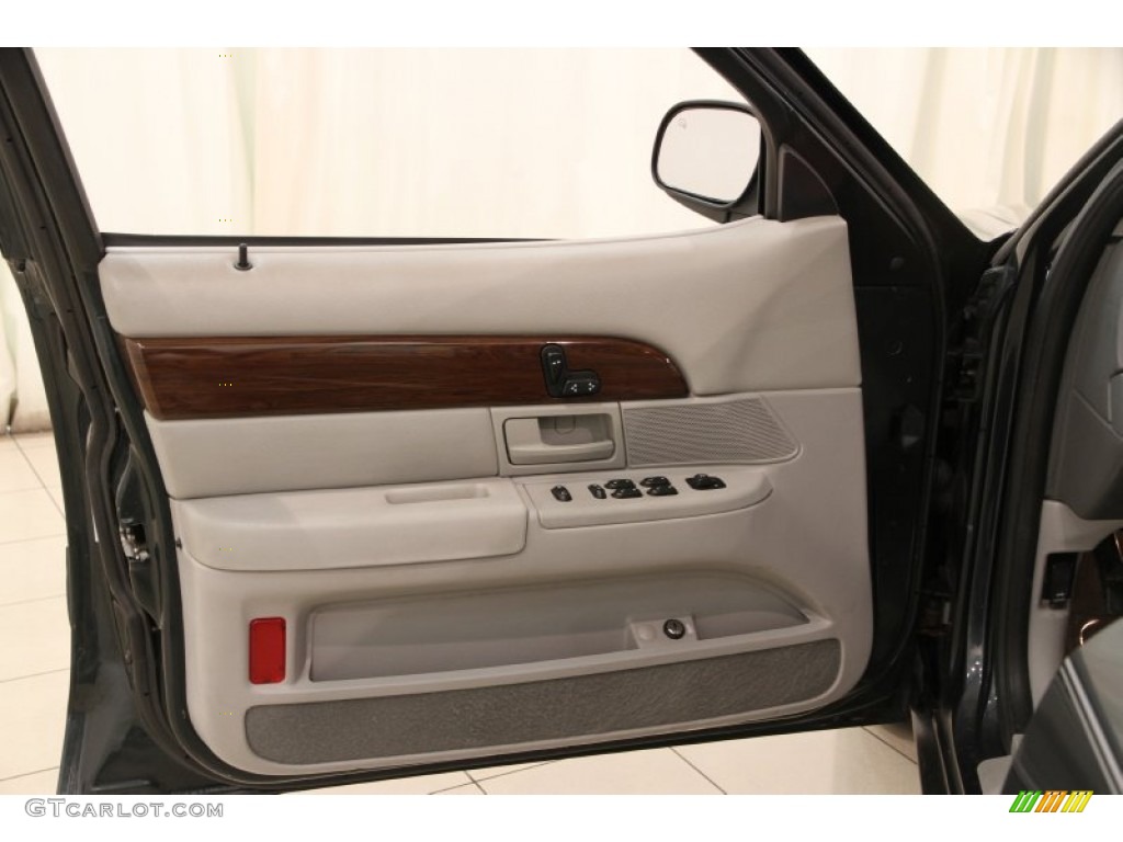 2003 Mercury Grand Marquis GS Door Panel Photos