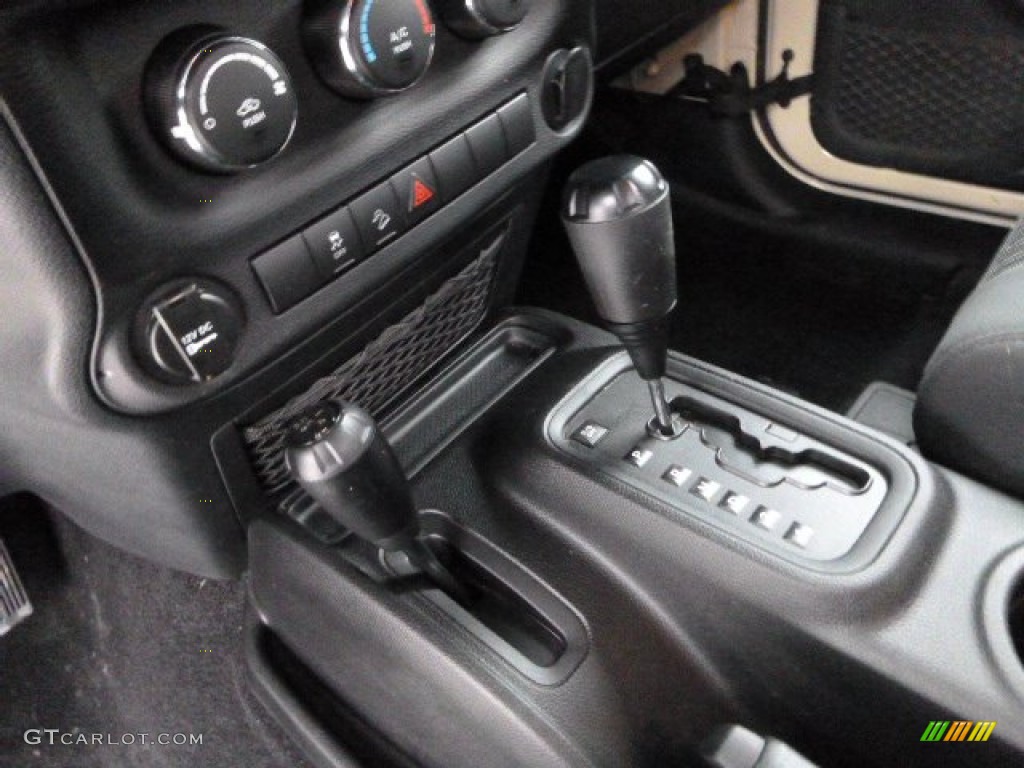 2011 Wrangler Sport S 4x4 - Sahara Tan / Black photo #17